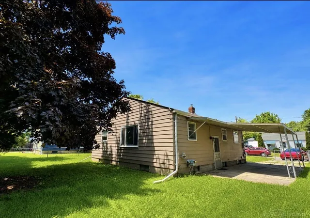 2nd image of 3001 Brandon St, Flint, MI 48503 | MLS# 50211895