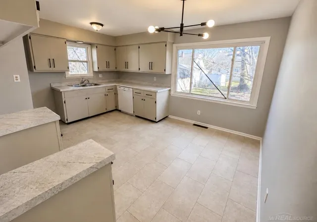 5th image of 3001 Brandon St, Flint, MI 48503 | MLS# 50211895