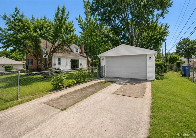 19th image of 29143 Dover Ave, Warren, MI 48088 | MLS# 61008696