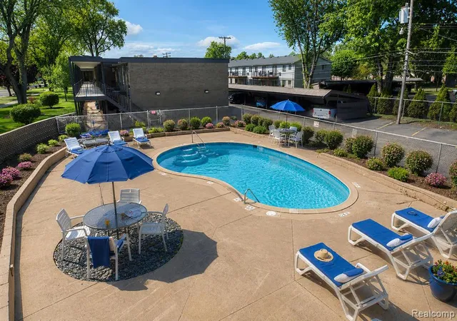 Homes for sale in Livonia, MI | 15075 Hubbard St #12, Livonia, MI 48154 | MLS# 60989917