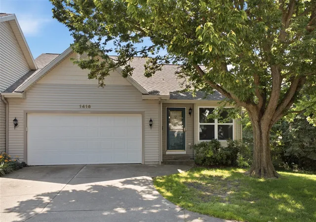 1st image of 1416 Woodlawn Cmns, Grand Haven, MI 49417 | MLS# 70549423