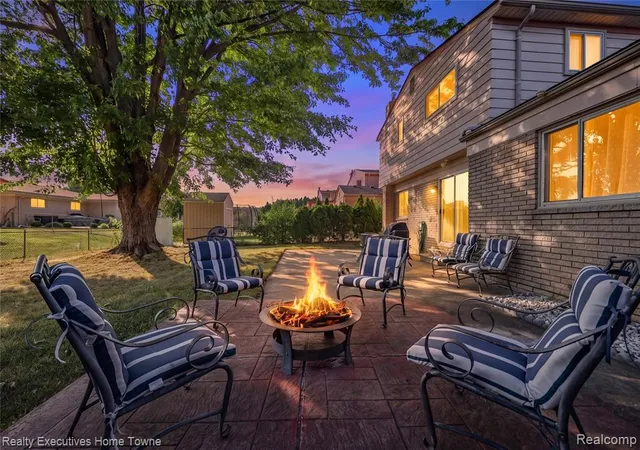 2nd image of 2986 Groves Dr, Sterling Heights, MI 48310 | MLS# 61018202