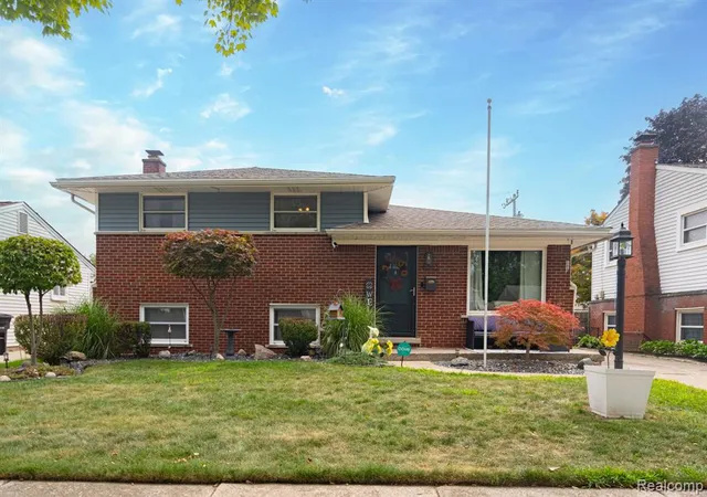 Photo 2 of Sale Pending at 9663 Blaty St, Taylor, MI 48180 3562 | MLS# 61024074 | Listing updated on 2026-09-13