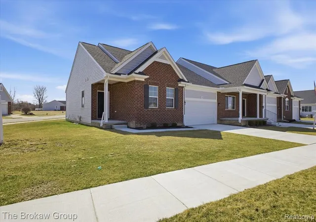 3rd image of 1435 Luxington Dr, Lapeer, MI 48446 | MLS# 60975952