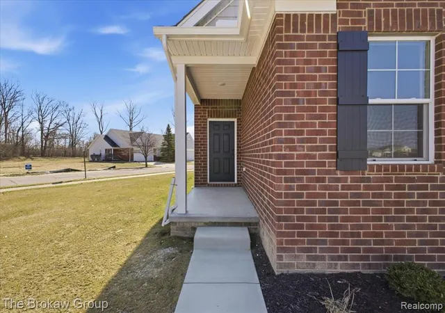 4th image of 1435 Luxington Dr, Lapeer, MI 48446 | MLS# 60975952