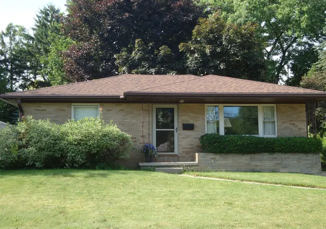 Homes for sale in Grand Rapids, MI | 1110 Innes St, Grand Rapids, MI 49503 | MLS# 70540690