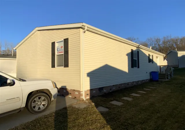 Homes for sale in Jackson, MI | 3635 Hawthorn Dr, Jackson, MI 49201 | MLS# 70502072