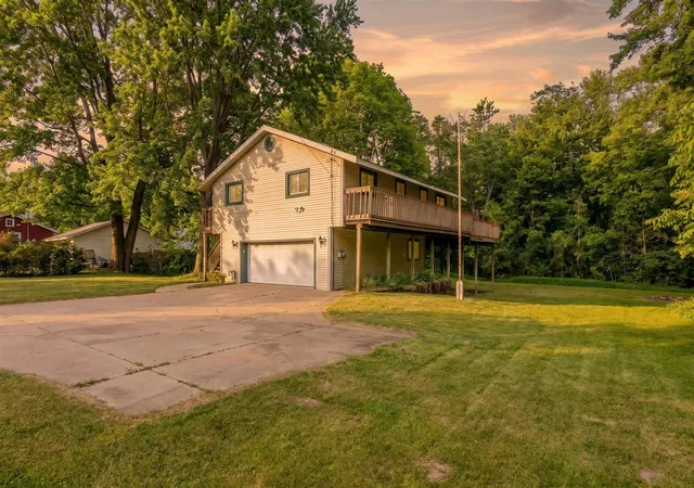Homes for sale in Augusta, MI | 304 N Augusta Dr, Augusta, MI 49012 | MLS# 70536299