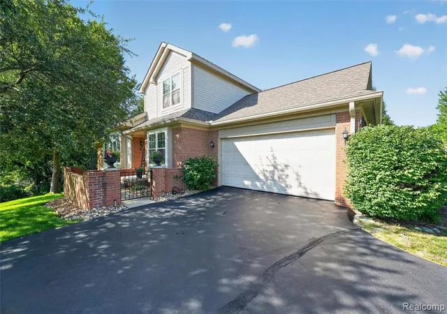 Homes for sale in Grand Blanc, MI | 10301 Golfside Dr, Grand Blanc, MI 48439 | MLS# 61008800