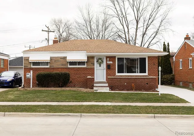 Homes for sale in Eastpointe, MI | 24636 Almond Ave, Eastpointe, MI 48021 | MLS# 60994977