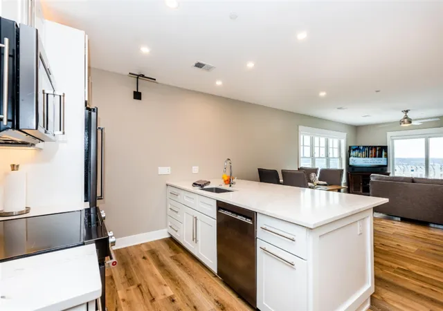 2nd image of 800 Whitwam Dr #5 & 5A, Saint Joseph, MI 49085 | MLS# 70524618