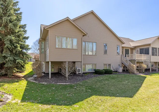 5th image of 4911 Faringdom Grove Dr, Hudsonville, MI 49426 | MLS# 70522653