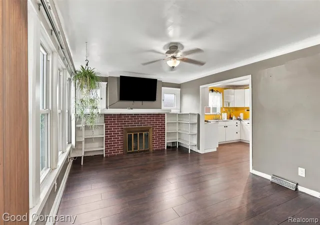 Photo 4 of Single family home for sale at 412 Chippewa St, Clawson, MI 48017 2041 | MLS# 61025091 | Listing updated on 2026-09-23