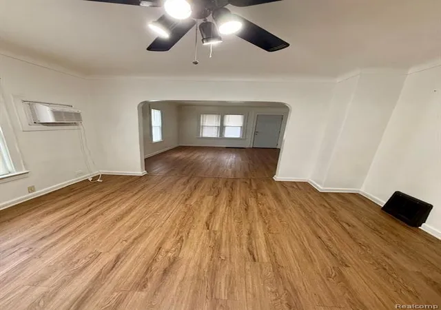 5th image of 1516 Kent St, Flint, MI 48503 | MLS# 60985182
