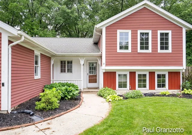 Photo 3 of Sale Pending at 2483 Russit Dr, Grand Rapids, MI 49525 | MLS# 70537941 | Listing updated on 2026-07-01