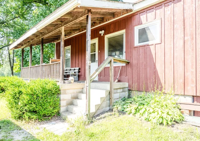 1st image of 7462 W Martin Rd, Three Oaks, MI 49128 | MLS# 70486562