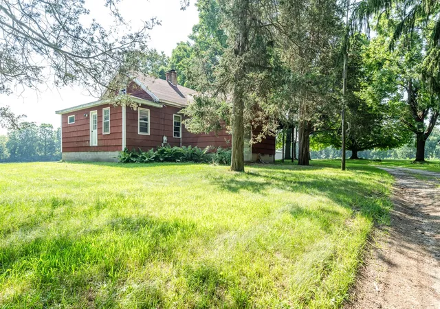 3rd image of 7462 W Martin Rd, Three Oaks, MI 49128 | MLS# 70486562