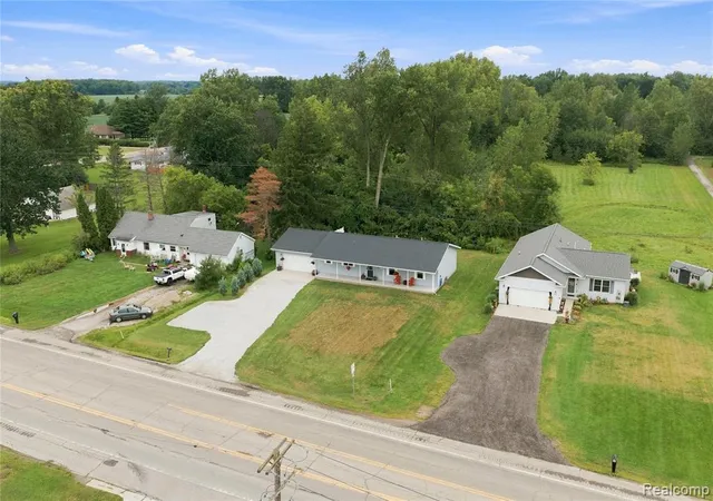Photo 4 of Sale Pending at 3956 Keewahdin Rd, Fort Gratiot, MI 48059 3312 | MLS# 61024587 | Listing updated on 2026-09-11