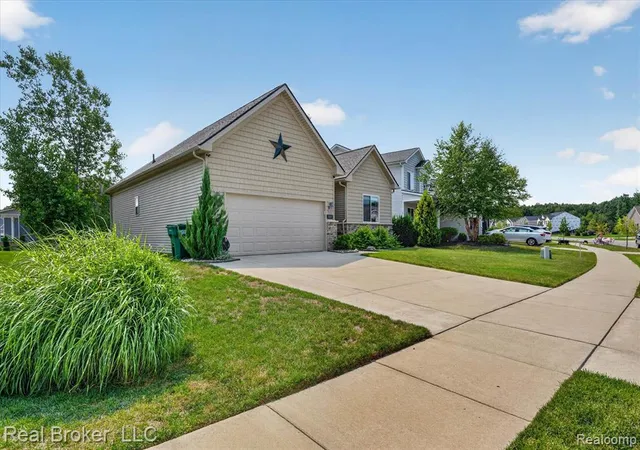 Photo 2 of Single family home for sale at 322 Hidden River, Holly, MI 48442 | MLS# 61020130 | Listing updated on 2026-09-10