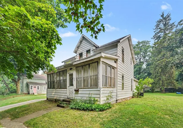 Photo 2 of Sale Pending at 236 Cora St, Allegan, MI 49010 | MLS# 70546910 | Listing updated on 2026-08-28