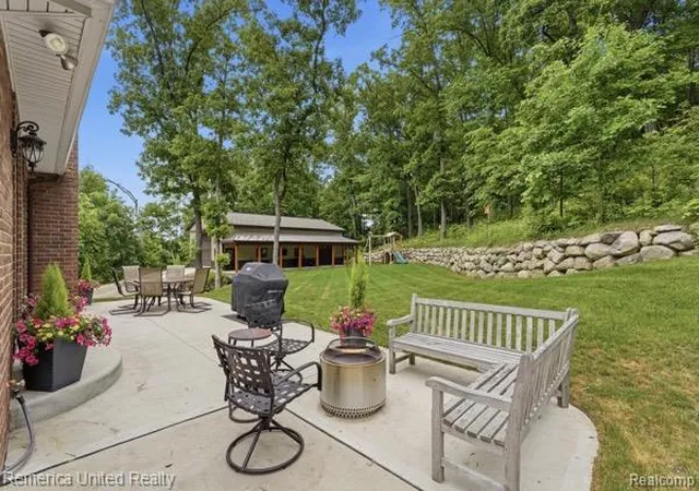 Homes for sale in Milford, MI | 3175 Kensington Rd, Milford, MI 48380 | MLS# 61002353