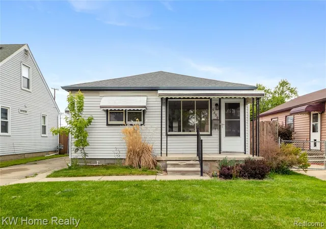 Homes for sale in Garden City, MI | 5659 Lathers St, Garden City, MI 48135 | MLS# 60999144