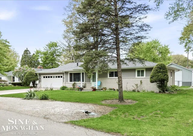Homes for sale in Algonac, MI | 829 Townsend Cresent West St, Algonac, MI 48001 | MLS# 50207554