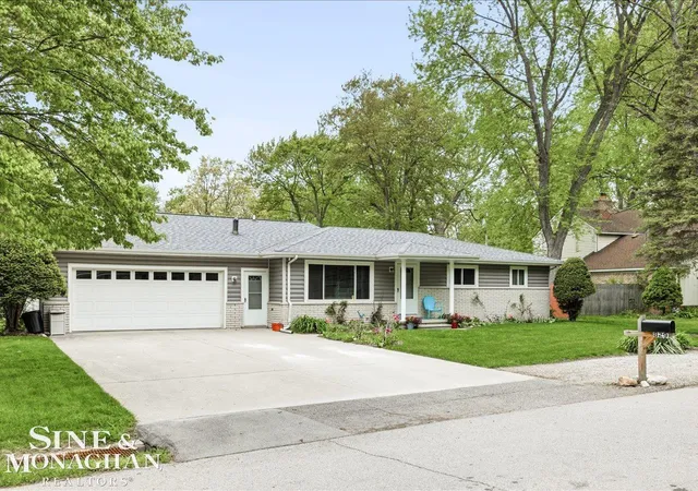 Homes for sale in Algonac, MI | 829 Townsend Cresent West St, Algonac, MI 48001 | MLS# 50207554