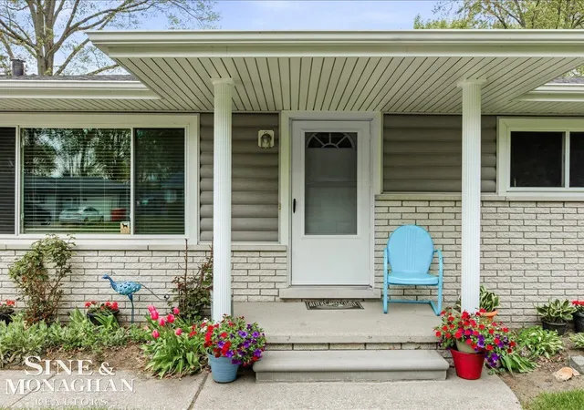 Homes for sale in Algonac, MI | 829 Townsend Cresent West St, Algonac, MI 48001 | MLS# 50207554