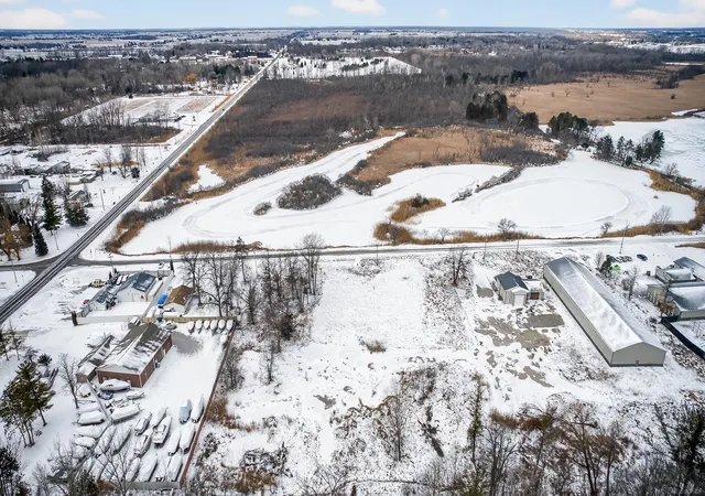4th image of 2469 2 Mile Rd, Bay City, MI 48706 | MLS# 50197027