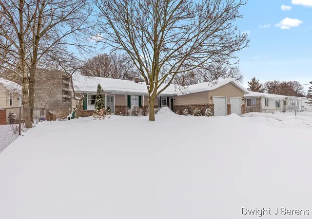 2nd image of 4321 4323 Dawes Ct, Grand Rapids, MI 49508 | MLS# 70514349