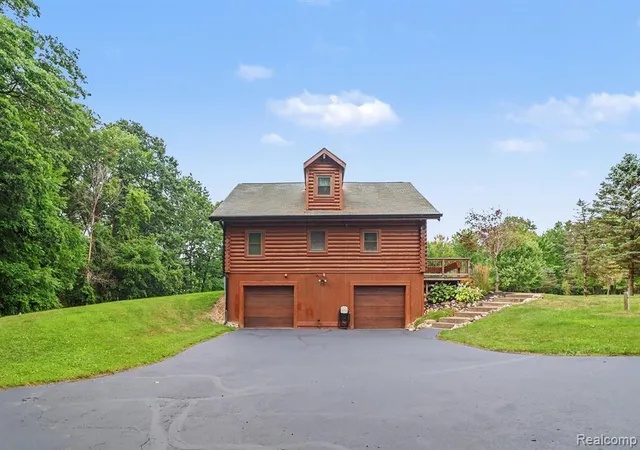2nd image of 11412 Germany Rd, Fenton, MI 48430 | MLS# 61023168