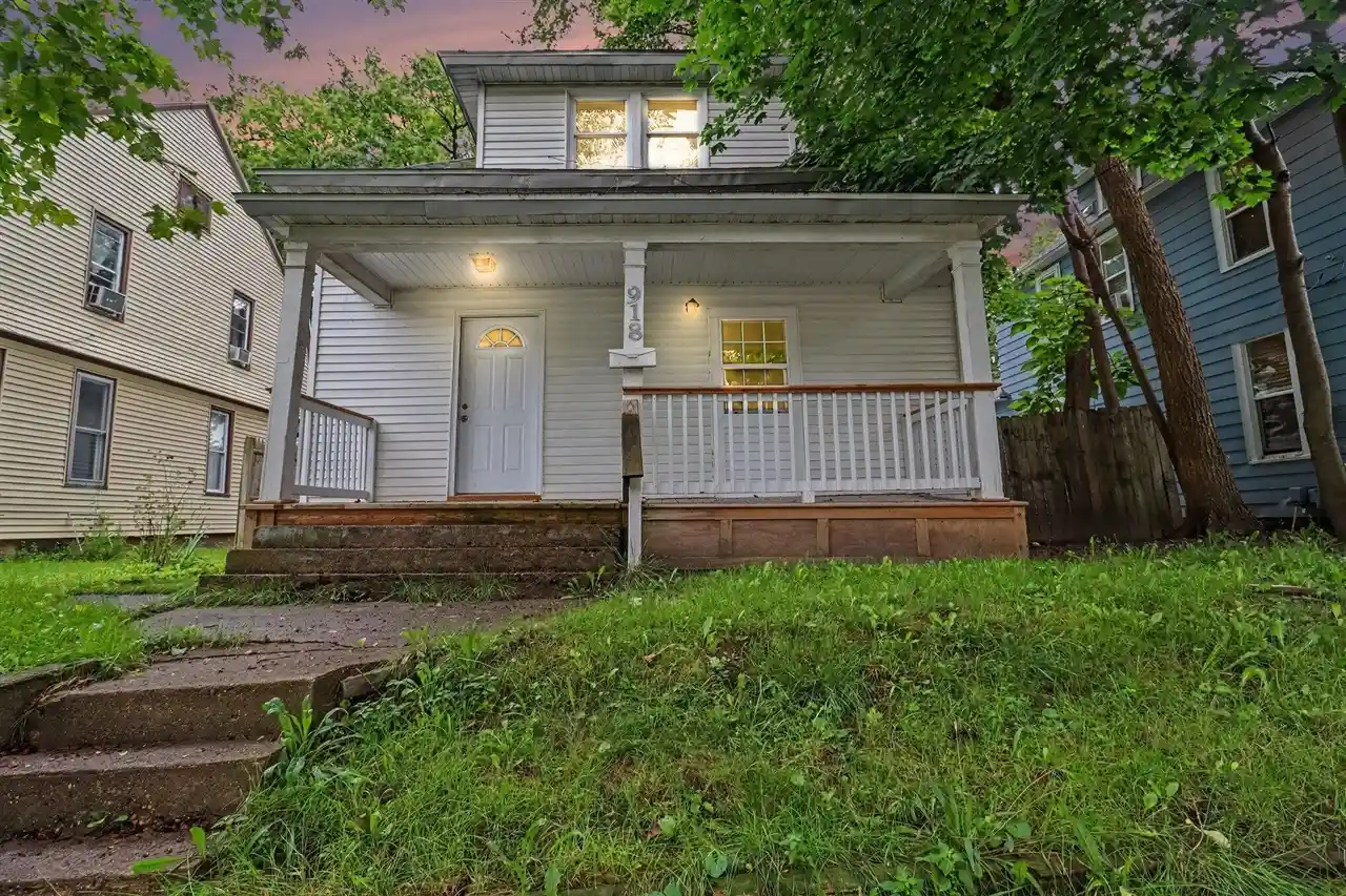Photo 1 of Single family home for sale at 918 Dorchester Ave, Grand Rapids, MI 49503 | MLS# 70565063 | Listing updated on 2026-10-31