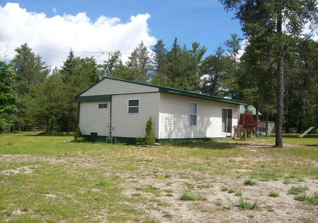 Homes for sale in Saint Helen, MI | 104 Mosher Rd, Saint Helen, MI 48656 | MLS# 80070043