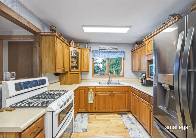 Photo 3 of Single family home for sale at 14960 White Crk Ave, Cedar Springs, MI 49319 | MLS# 70545977 | Listing updated on 2026-07-17