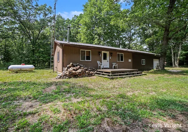 2nd image of 4415 E Arthur Rd, Hesperia, MI 49421 | MLS# 70552825