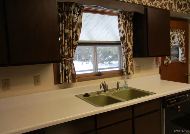 Homes for sale in Ontonagon, MI | 725 Parker Ave #1, Ontonagon, MI 49953 | MLS# 50197180