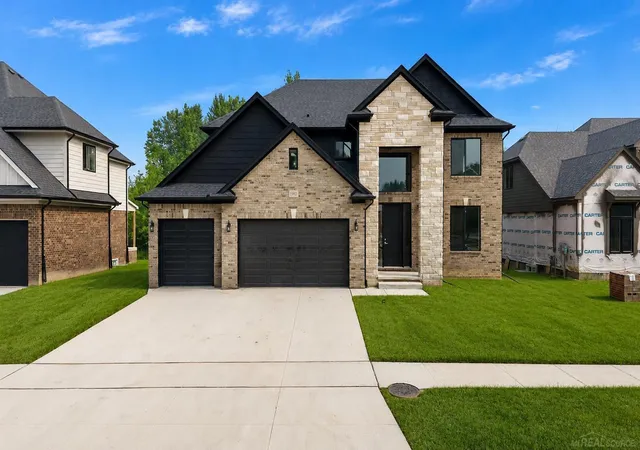 Photo 2 of Single family home for sale at 18901 Via Firenze Dr, Macomb, MI 48044 | MLS# 50215342 | Listing updated on 2026-08-13