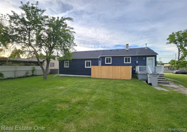 Homes for sale in Hazel Park, MI | 1574 E Woodruff Ave, Hazel Park, MI 48030 | MLS# 60995197
