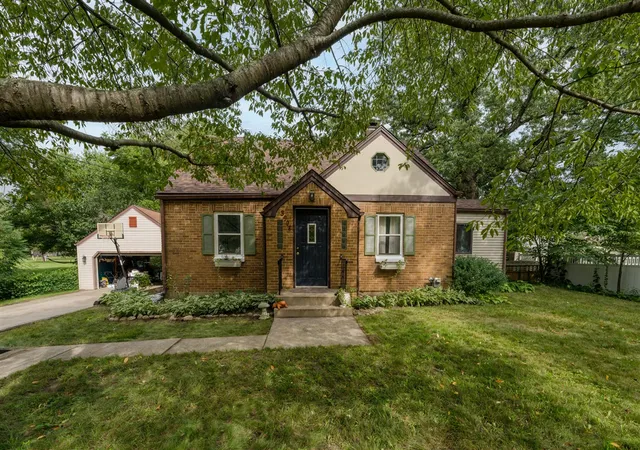 Photo 2 of Sale Pending at 3908 Clarnin St, Kalamazoo, MI 49004 | MLS# 70553708 | Listing updated on 2026-08-25