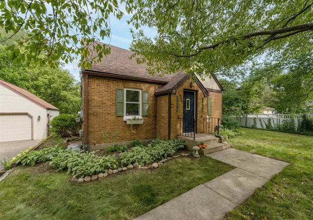 Photo 3 of Sale Pending at 3908 Clarnin St, Kalamazoo, MI 49004 | MLS# 70553708 | Listing updated on 2026-08-25