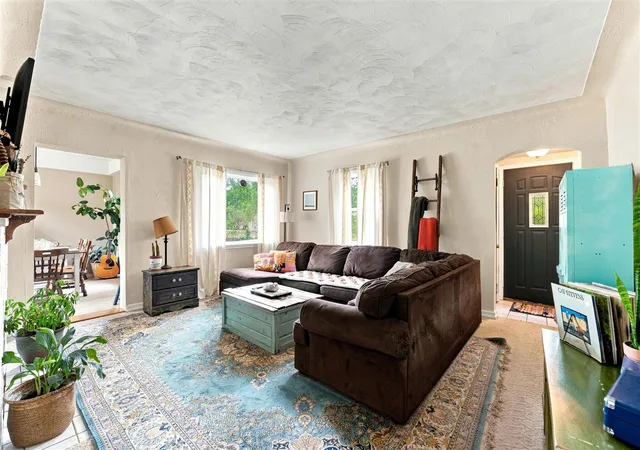 Photo 4 of Sale Pending at 3908 Clarnin St, Kalamazoo, MI 49004 | MLS# 70553708 | Listing updated on 2026-08-25