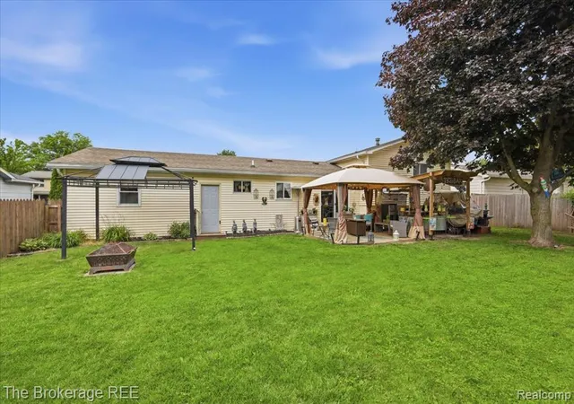 Homes for sale in Grand Blanc, MI | 1448 Greenview Dr, Grand Blanc, MI 48439 | MLS# 61008072