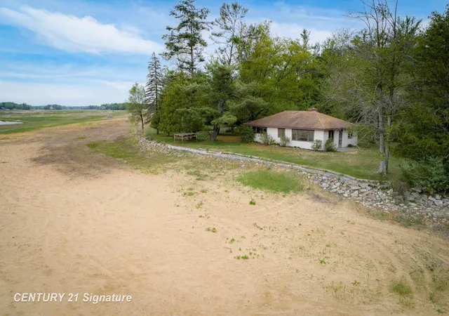 Homes for sale in Hope, MI | 5242 Ostlund Dr, Hope, MI 48628 | MLS# 50208644