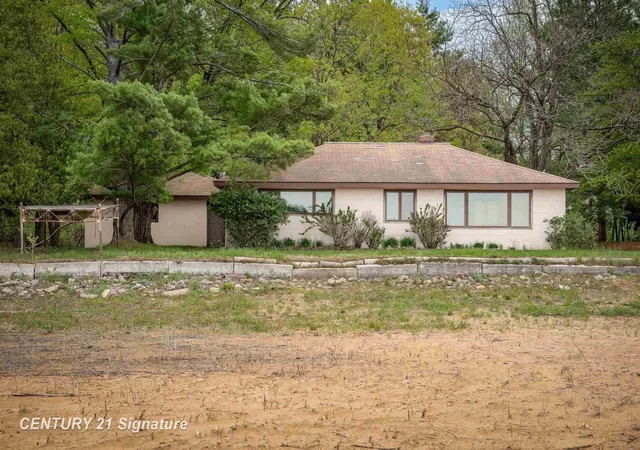 4th image of 5242 Ostlund Dr, Hope, MI 48628 | MLS# 50208644