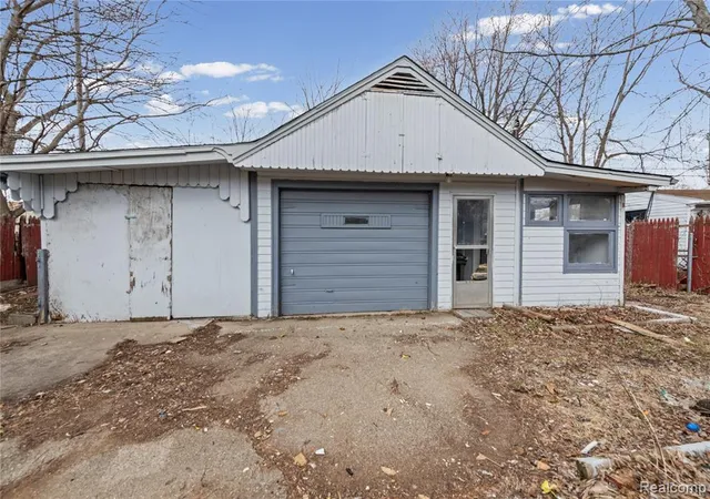 5th image of 11033 Continental Ave, Warren, MI 48089 1734 | MLS# 61005154