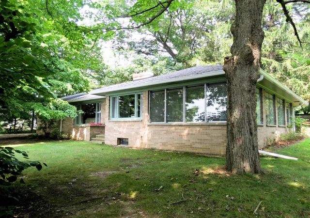 Homes for sale in Pleasant Lake, MI | 890 White Lake Rd, Pleasant Lake, MI 49272 | MLS# 70520404