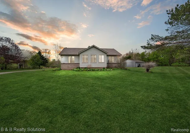 Homes for sale in Imlay City, MI | 2927 N Blacks Corners Rd, Imlay City, MI 48444 | MLS# 60991880