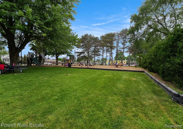 Homes for sale in Fraser, MI | 18166 Davidson, Fraser, MI 48026 | MLS# 61004760