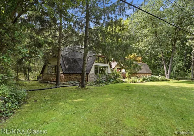 Photo 3 of Single family home for sale at 5109 Harvey Lake Rd, Highland, MI 48356 1048 | MLS# 61021853 | Listing updated on 2026-09-12